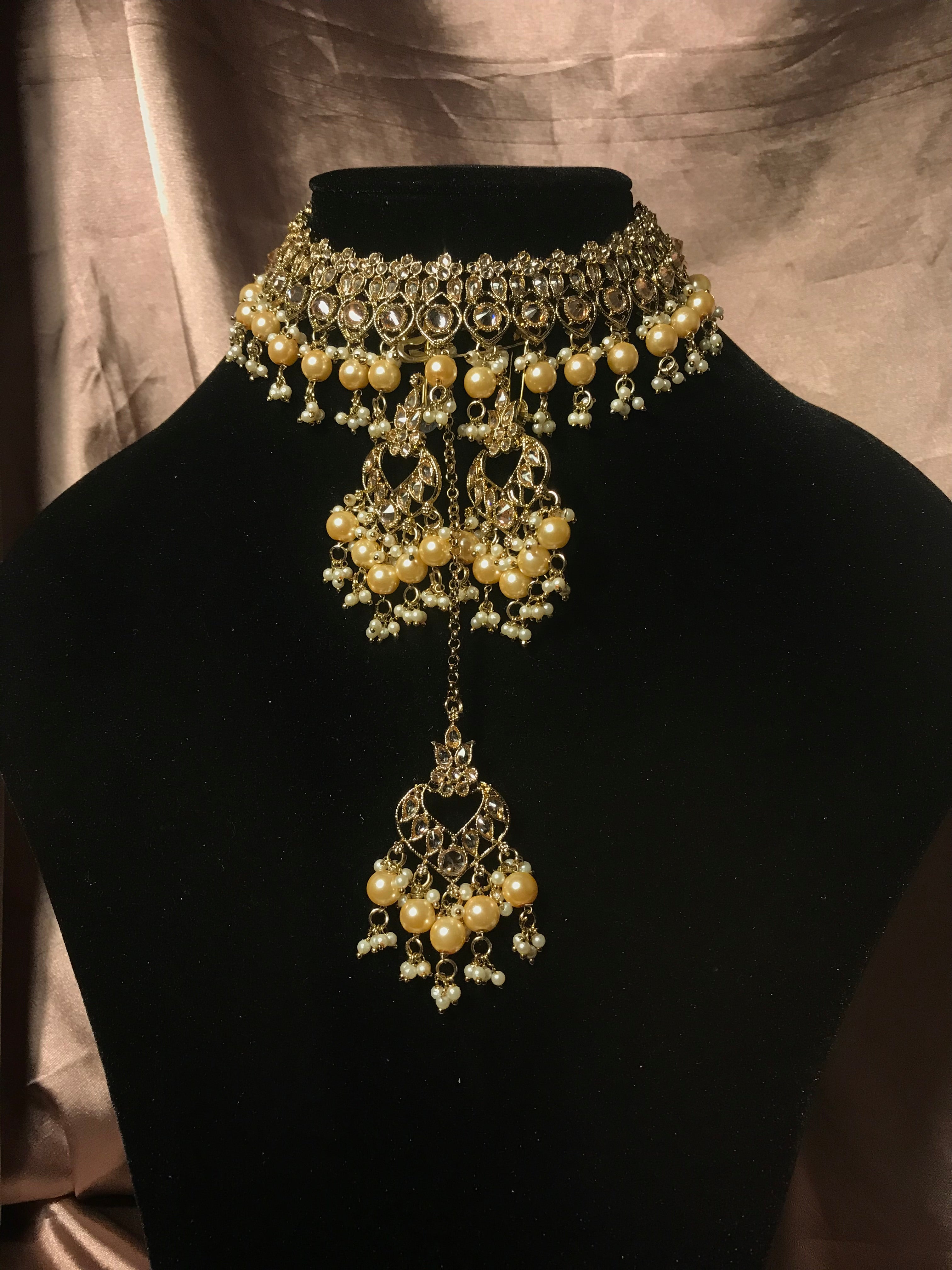 Nirvi Necklace Set