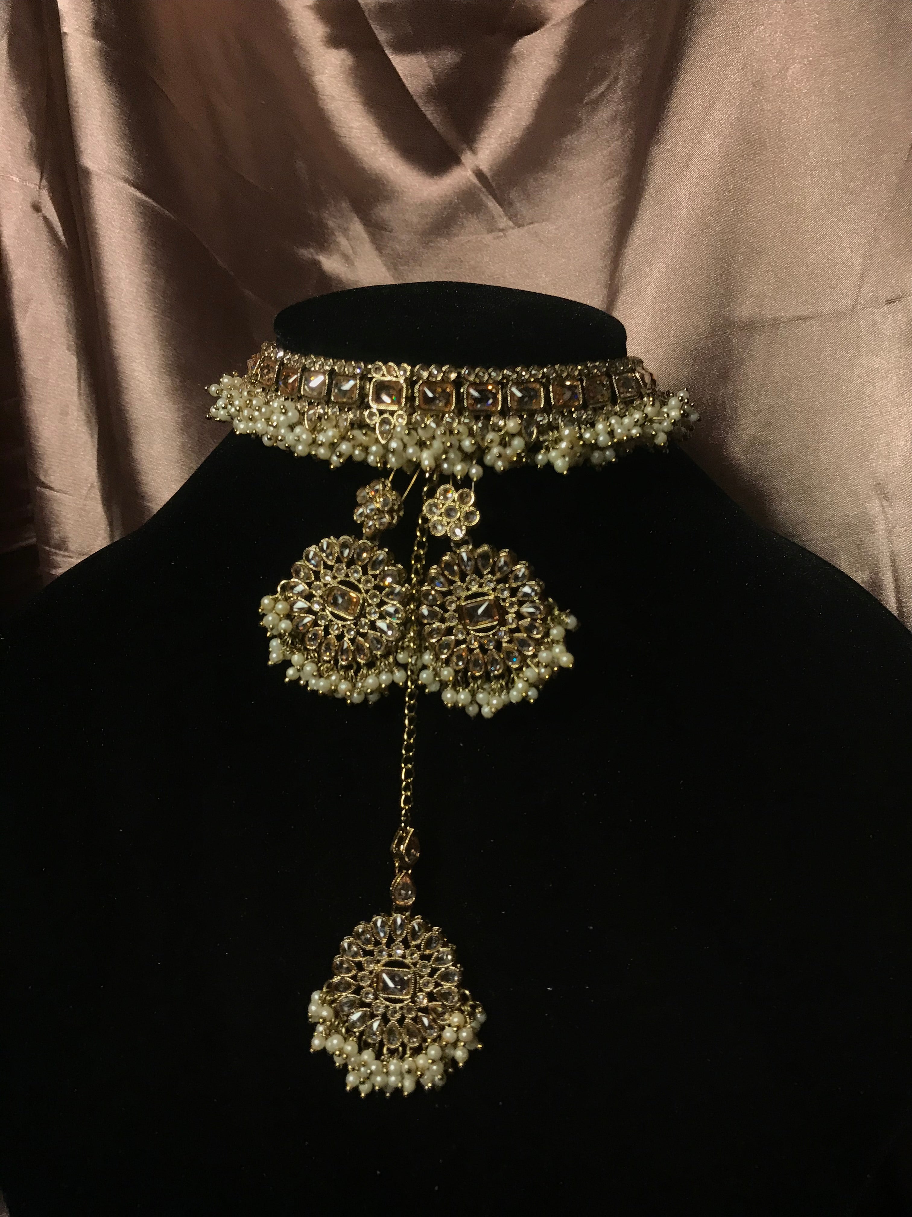 Yumna Necklace Set