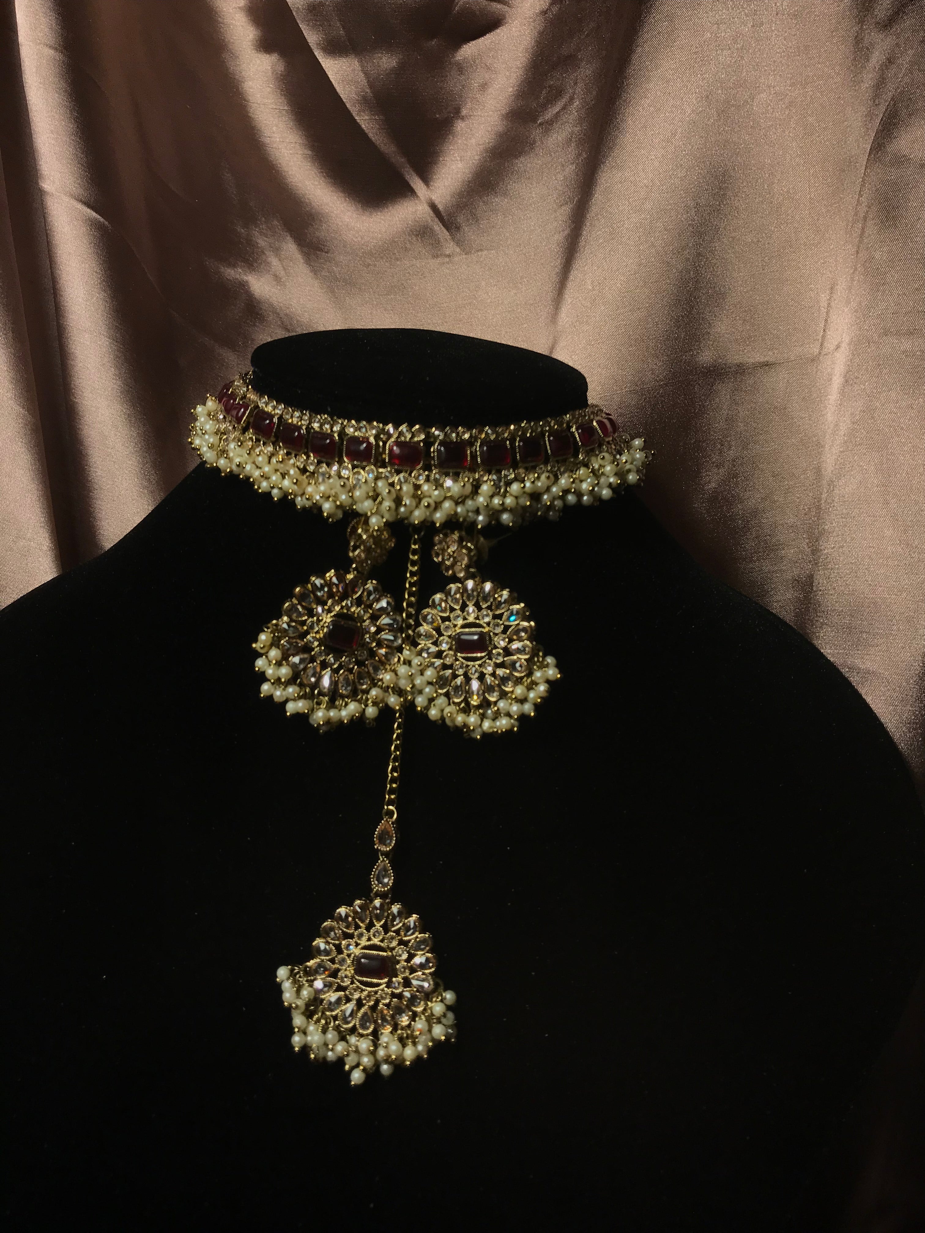 Yumna Necklace Set