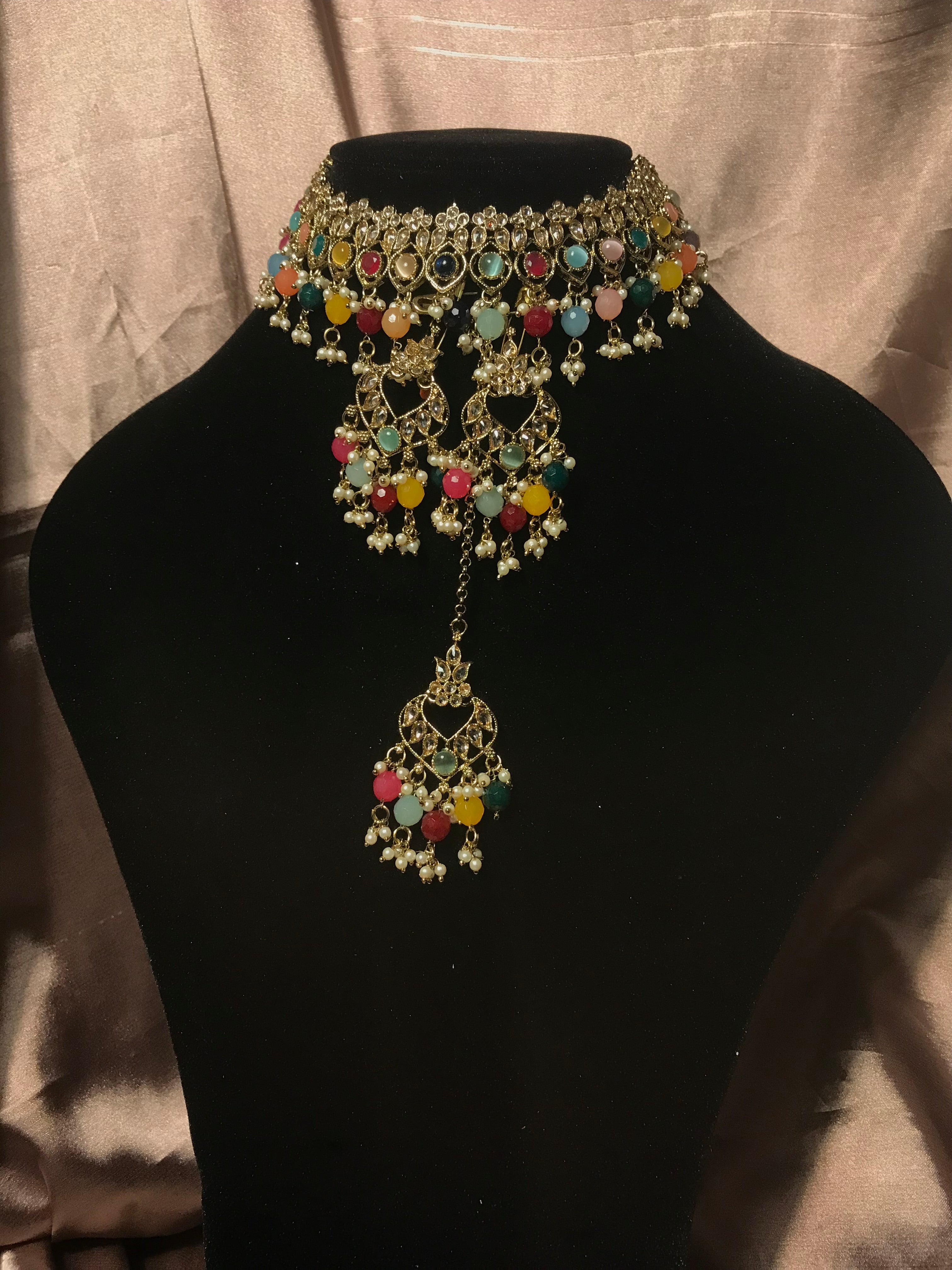 Nirvi Necklace Set