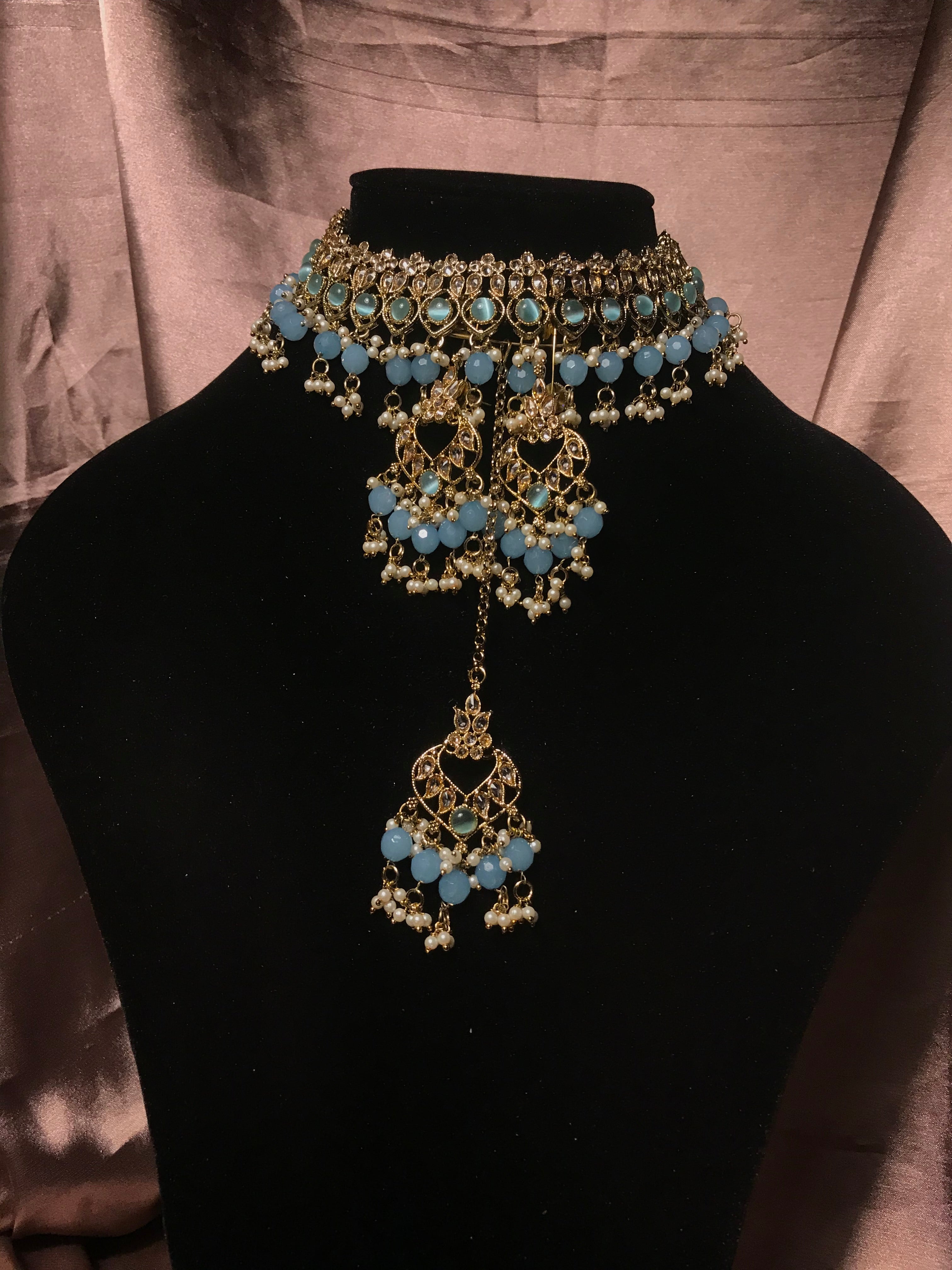 Nirvi Necklace Set